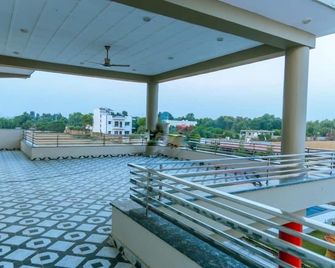 Gobravo 11- 6bhk Farm With Pool Gurgaon - Gurugram - Balkong