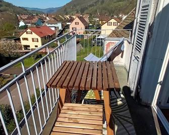 Le Kesbel appartements cosy en maison de maître - Lièpvre - Balcón