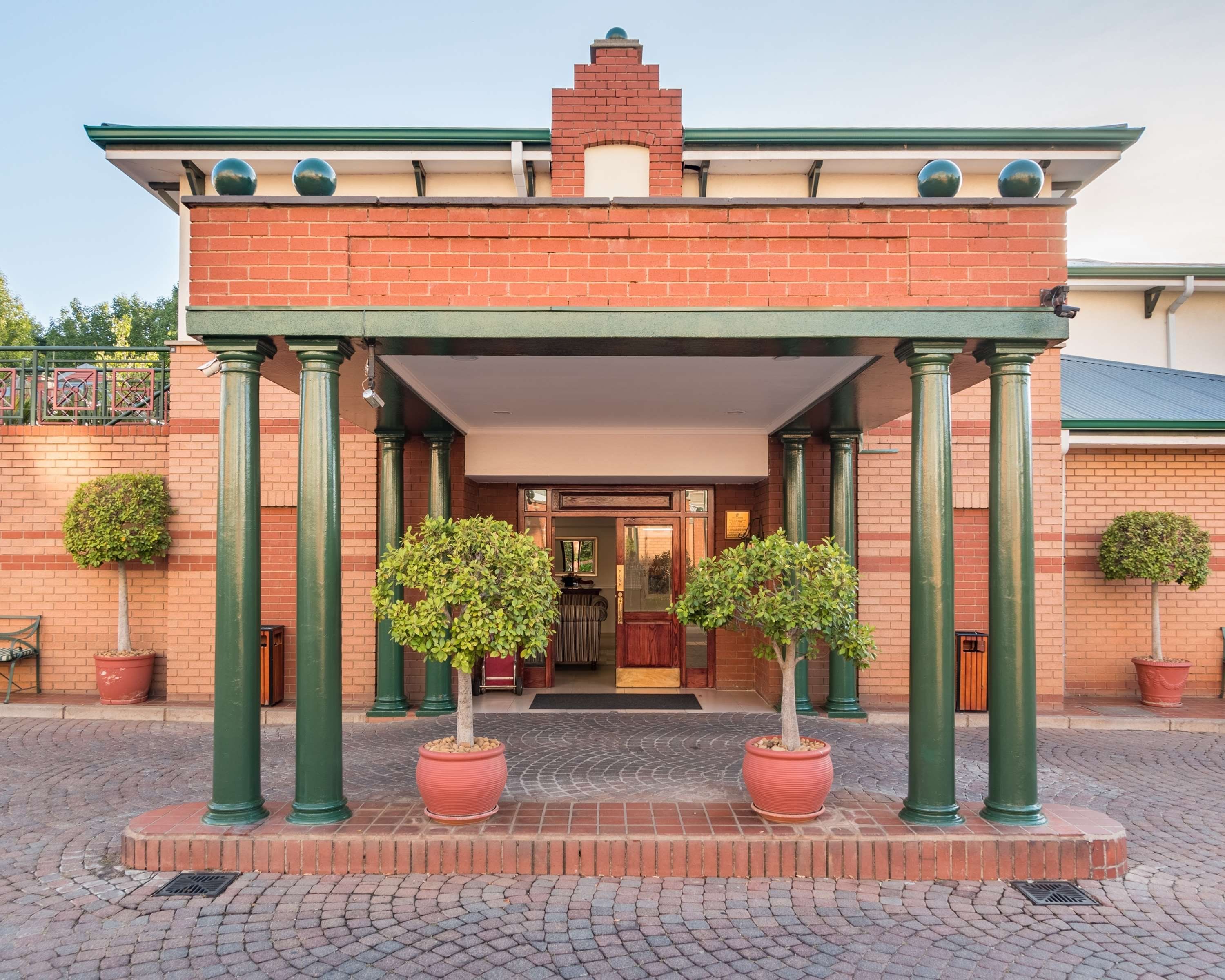 Building view of Courtyard Suite Rosebank