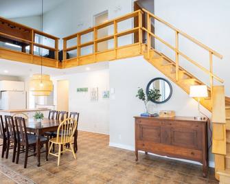 Cozy by the lake Sept-Iles - St-Raymond - Dining room