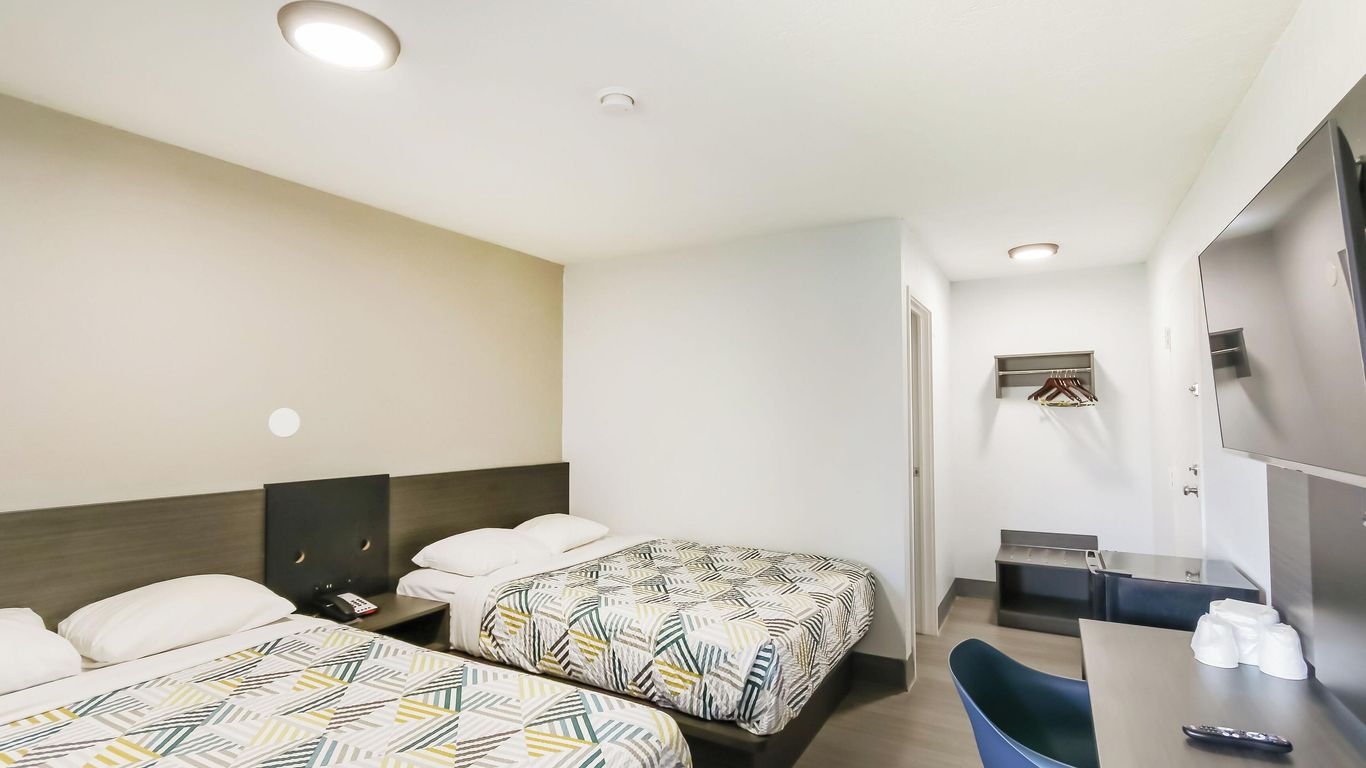 Motel 6 Topeka Northwest