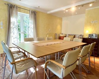 Chalet am Kurpark - Boppard - Dining room