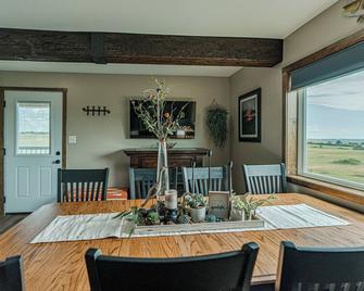 Country Living with Modern Amenities and Hot Tub - Bismarck - Comedor