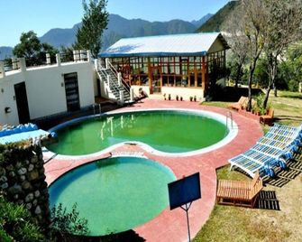 Classic Hill Top Resorts Chamba - Chamba - Pool