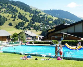 Charming chalet apartment in Portes du Soleil, close to elevators. - Troistorrents - Pool