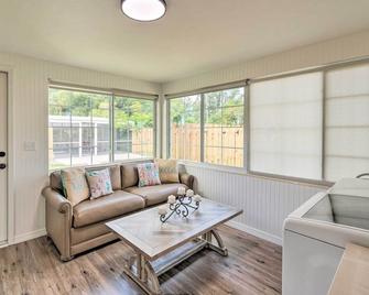 Punta Gorda Retreat Near Historic Downtown! - Punta Gorda - Living room