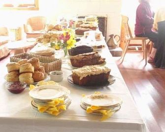 Ariundle Accommodation - Acharacle - Buffet