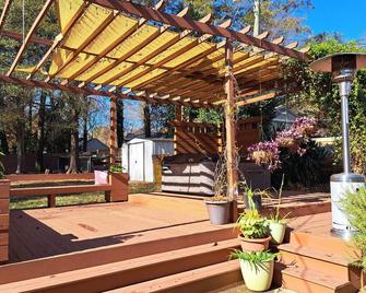 Quiet Retreat for Business or Family Trip - Charlotte - Uteplats