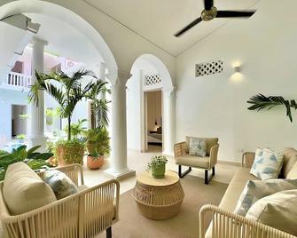 10BR Stylish & Spacious house in beautiful Cartagena with Pool, WiFi, AC - Cartagena de Indias - Sala de estar