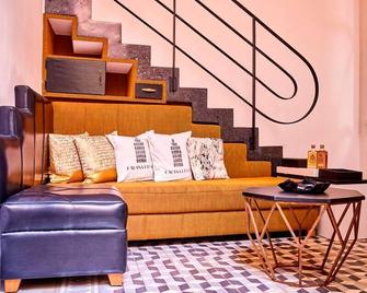 Malecon 663 - Havana - Sala de estar