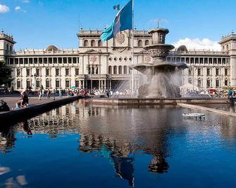 Hostal Villa Toscana - גוואטמלה סיטי