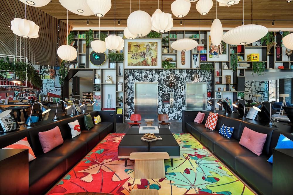 citizenM Seattle Pioneer Square thumbnail 3