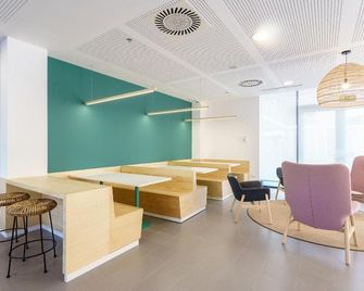 Residencia Universitaria Resa Campus Málaga - Málaga - Restaurant