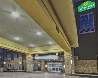 La Quinta Inn & Suites by Wyndham Niagara Falls - Niagara Falls - Toà nhà