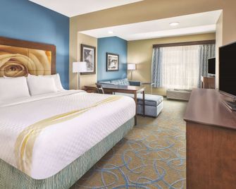 La Quinta Inn & Suites by Wyndham Niagara Falls - Niagara Falls - Bedroom