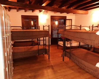 Albergue Turistico La Casa De Mi Abuela - Aldeanueva del Camino - Slaapkamer