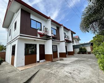 Entire Vacation House in Lubao Pampanga - Unit 4 - Lubao - Building