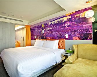 Fx Hotel Kaohsiung Zhonghua Road Branch - Kaohsiung City - Kamar Tidur