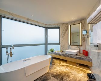 Holiday Inn Shanghai Huaxia By IHG - שנחאי - חדר רחצה