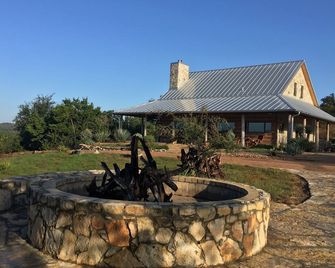 Hill Country Ranch Retreat - Johnson City