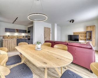 Vacation chalet with large outdoor terrace - Sankt Oswald - Comedor