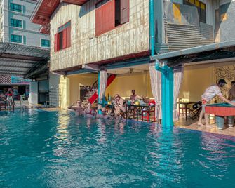 Vangvieng Freedom Backpackers 2 - Vang Vieng - Басейн