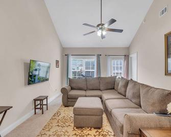 Townhome Accessible To Augusta Golf - Grovetown - Wohnzimmer