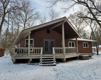 Ultimate vacation lodge - Gimli - Building