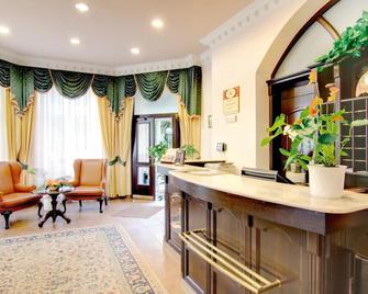 Hotel Pavlov - Karlovy Vary - Resepsiyon