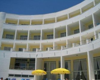 Kris Mari - Kardamena - בניין