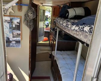 Get off the grid in south La - Bayou Vista - Bedroom