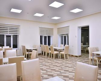 Planet Inn Hotel Baku - Bakú - Restaurante