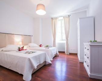 Casa Al Prato Apt. B - 瓦倫納 - 臥室
