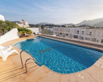 Hostal El Dorado - San José - Piscina