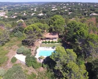 Villa with panoramic view and huge pool - Saint-Siffret