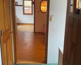 Cozy 1-bedroom apartment with AC, WiFi in charming Port Jervis - Port Jervis - Pasillo
