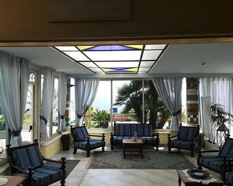 Hotel Kalos - Giardini Naxos - Lounge