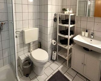 Schoelerberg Apartment Mit Tiefgaragenpa - Osnabrück - Baño