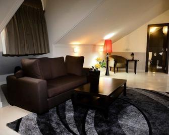 Elion House Hotel - ลากอส - ห้องนั่งเล่น