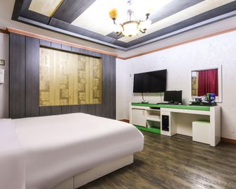 Gwangju Chungjangno H hotel - Gwangju - Bedroom