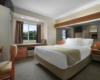 Microtel Inn & Suites by Wyndham Uncasville - Uncasville - Bedroom