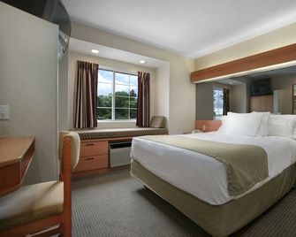 Microtel Inn & Suites by Wyndham Uncasville Casino Area - Uncasville - Habitación