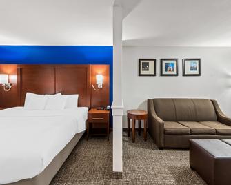 Comfort Inn and Suites Fairborn near Wright Patterson AFB - Fairborn - Bedroom