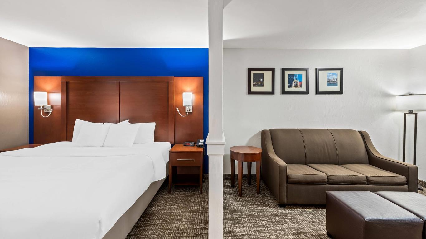 Comfort Inn and Suites Fairborn near Wright Patterson AFB