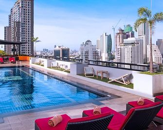 Furama Silom Hotel - Bangkok - Pool