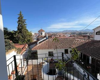 Kultur Berlin Party Hostel - Sucre - Balcón