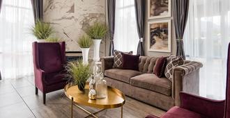 Abbey Inn - Cedar City - Living room