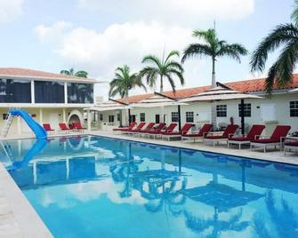 Curacao Savanah Resort - Віллемстад - Басейн