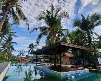 Moonshine Resort Chumphon - Chumphon - Piscina