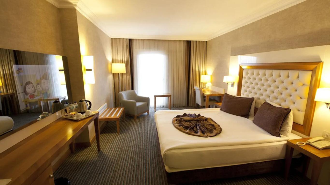 Tugcu Hotel Select
